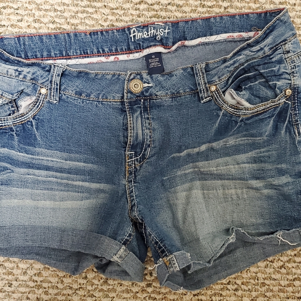 Amethyst jean shorts